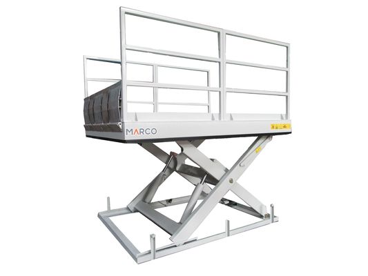 M3-025130-D2K Stolik ładunkowy z klamrą i klapą ładunkową